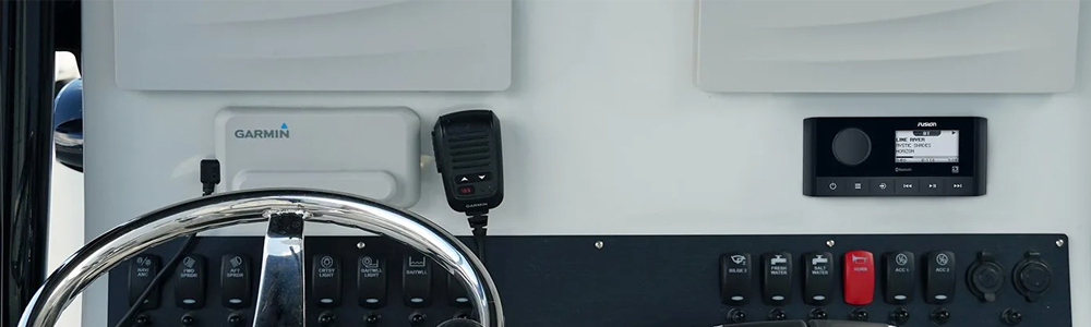 garmin-fusion-ms-ra60-marine-stereo-01